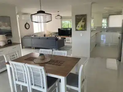 Noosa International - 54