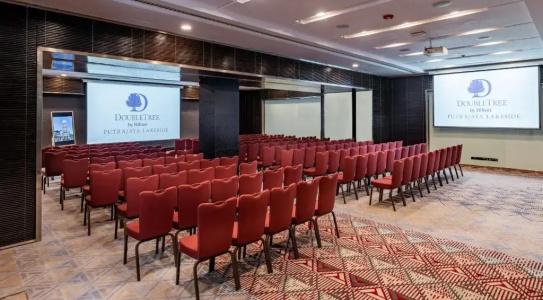 DoubleTree by Hilton Lakeside - 20