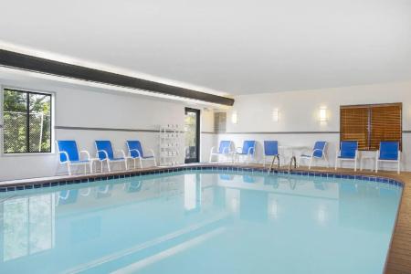 Courtyard by Marriott San Antonio Airport/North Star Mall - 17