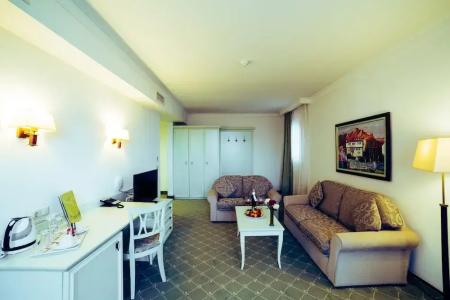 Helena Park - Ultra All Inclusive - 101