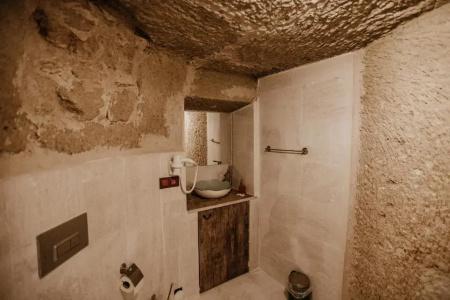 Romantic Cave - 46