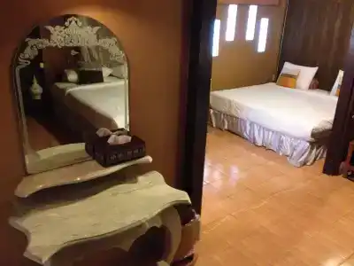Ruean Thai - 2