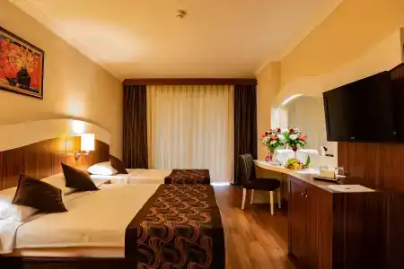 Throne Beach Resort & Spa - 44