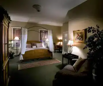 The Inn at Leola Village - 4