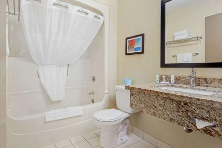 Quality Inn - 32