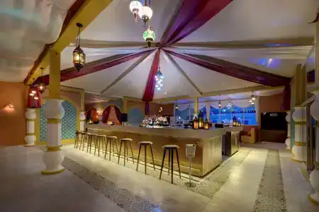 Radisson Blu, Ajman - 12