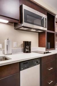 TownePlace Suites by Marriott Orlando Airport - 9