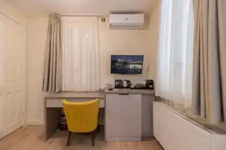 Plaka Arch Suites - 18