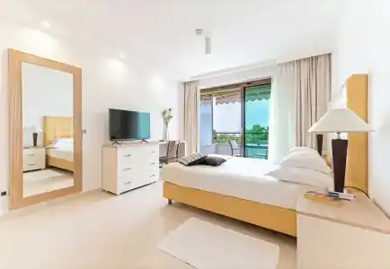 The Residence - 115