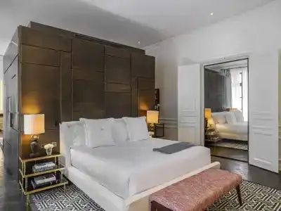 j.k. Place Paris - 5