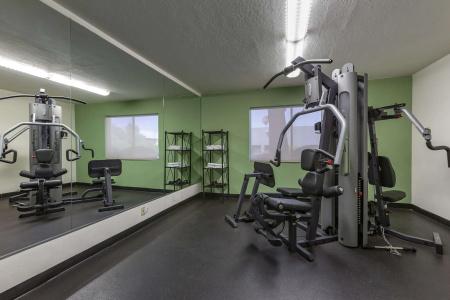 Best Western Plus Thunderbird Suites - 20