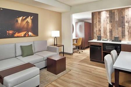 Embassy Suites by Hilton Nashville - 51