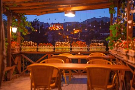 Cesmeli Konak Garden - 15