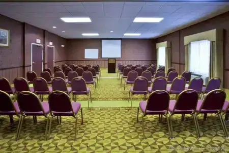 Holiday Inn Express St. Petersburg North / i-275, An Ihg - 18