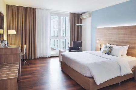 Courtyard by Marriott Dresden - 4