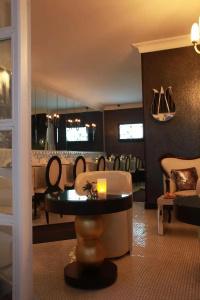 Tria Elegance - 0