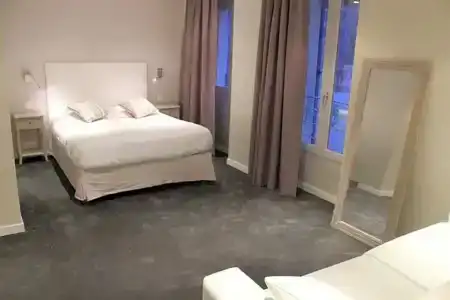 Hôtel Central - 74