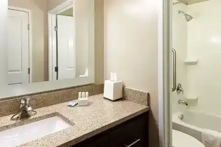 TownePlace Suites by Marriott West - 39