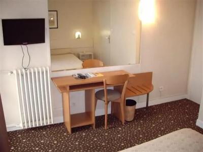 Ours Blanc - Place Victor Hugo - 33