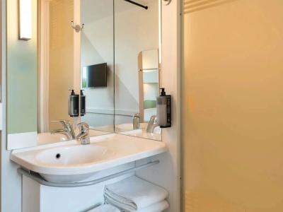 ibis budget Tours Nord - 54