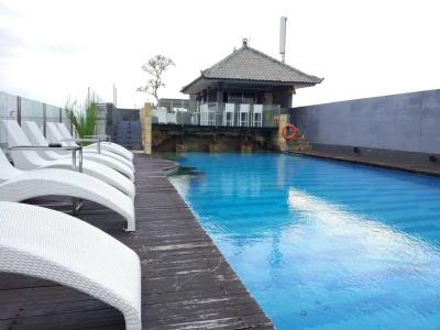Stark Boutique and Spa - 16
