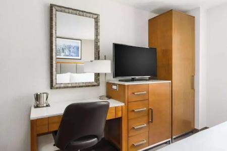 DoubleTree by Hilton - Chelsea - 34