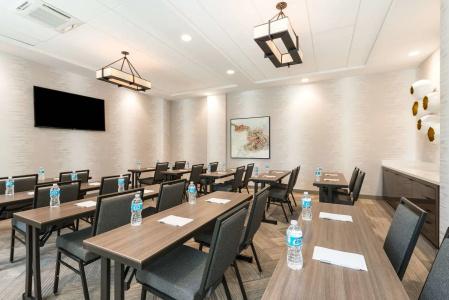 Hampton Inn & Suites Miami Wynwood Design District, Fl - 17