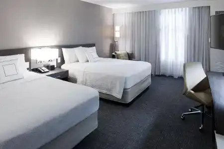 Courtyard by Marriott Downtown - 5