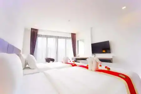 Phoenix Karon Beach - 45