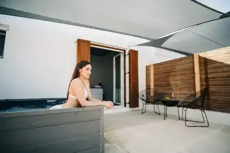 Mesanto Luxury Suites - 91
