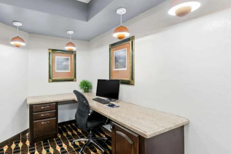 SureStay Plus by Best Western Medical Center - 14