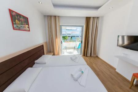Saranda Palace - 75