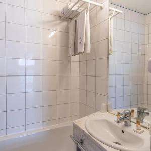 Ours Blanc - Place Victor Hugo - 28