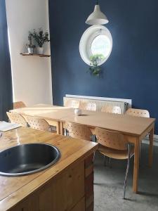 Blue Doors Hostel Ktv - 21