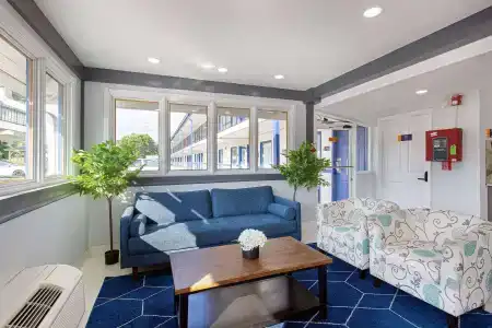 Days Inn by Wyndham North - 2