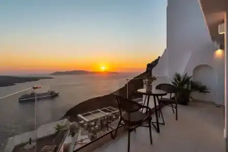 Daydream Luxury Suites - 101