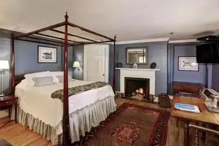 200 South Street Inn - 9