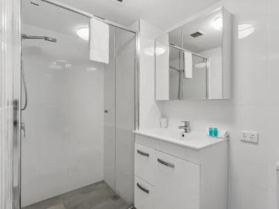 Markham Court - 125