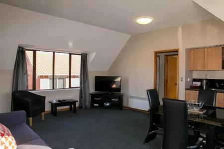 Allan Court - 128