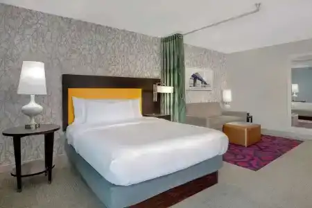 Home2 Suites By Hilton West - 69