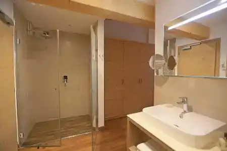 Astoria - 9