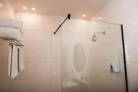 Redcon Suites - 122