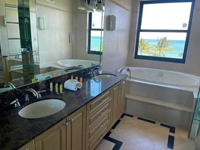 The Alexander All Suites - 633