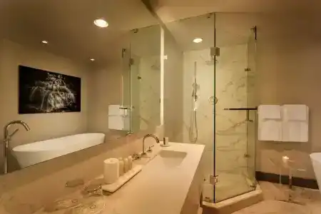 Le Soleil by Executive Hotels - 33