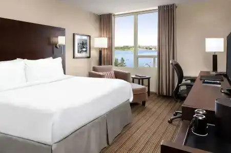 Deltas by Marriott Waterfront - 31