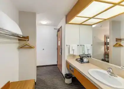 Breeze Inn - 123