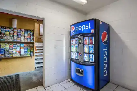 Americas Best Value Inn Denver - 9