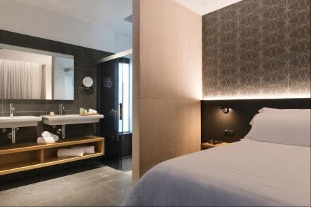 Suites 1478 - 5
