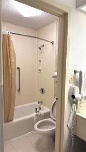 Executive Inn - 6