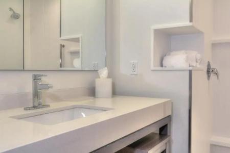 Courtyard by Marriott - 108